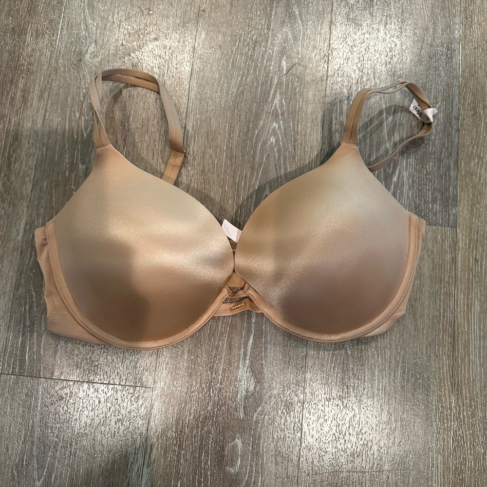 Victoria’s Secret Very Sexy Push-up Seamless Tan Bra